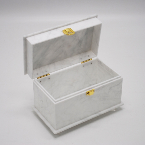 Acrylic storage box