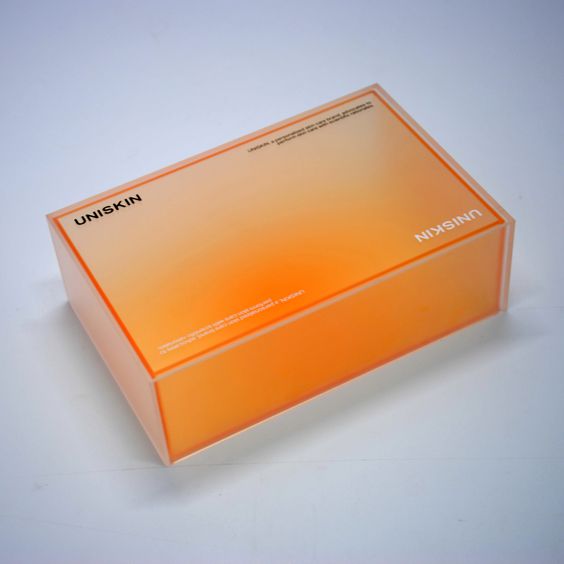 Cherished Moments in a Box: The Enchantment of UV Gradient Acrylic Gift Boxes